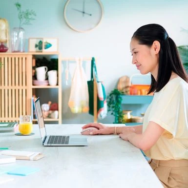 Logitech - Signature M650 Wireless Scroll Mouse With Silent Clicks - Rose - Image 2