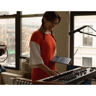 Apple MacBook Air 13.6" With Liquid Retina Display, M2 Chip With 8-Core CPU And 8-Core GPU, 16GB Memory, 256GB SSD, 30W USB-C Power Adapter, Space Gray, Mid 2022 - Image 8