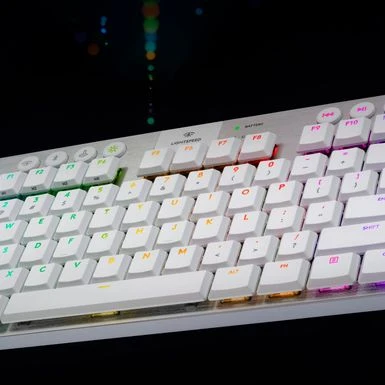 Logitech - G915 LIGHTSPEED TKL Wireless Mechanical GL Tactile Switch Gaming Keyboard With RGB Backlighting - White - Image 3